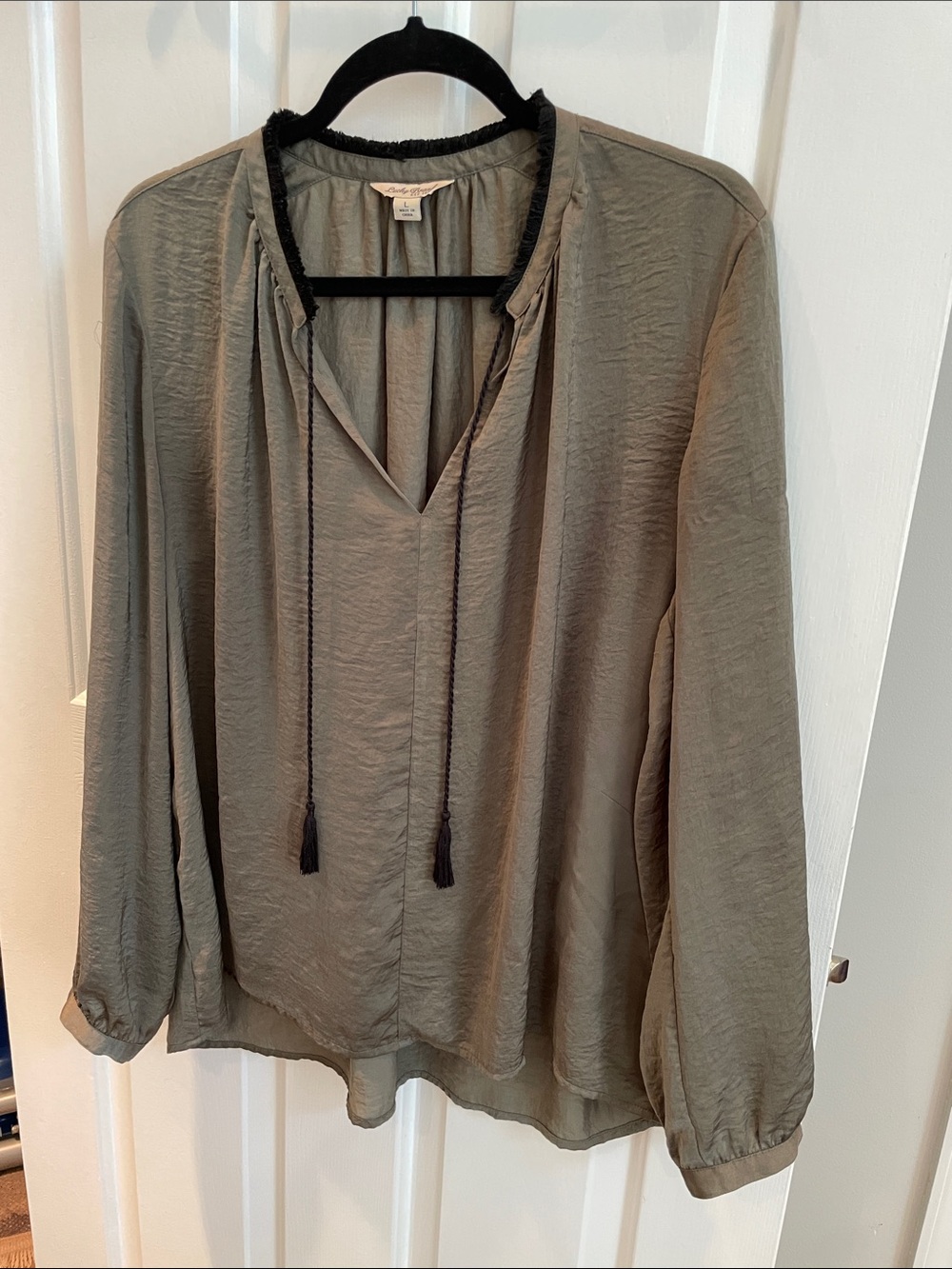 Lucky Brand Silky Long-Sleeve V-Neck Tassel Blouse in Medium/Dark Olive Green L